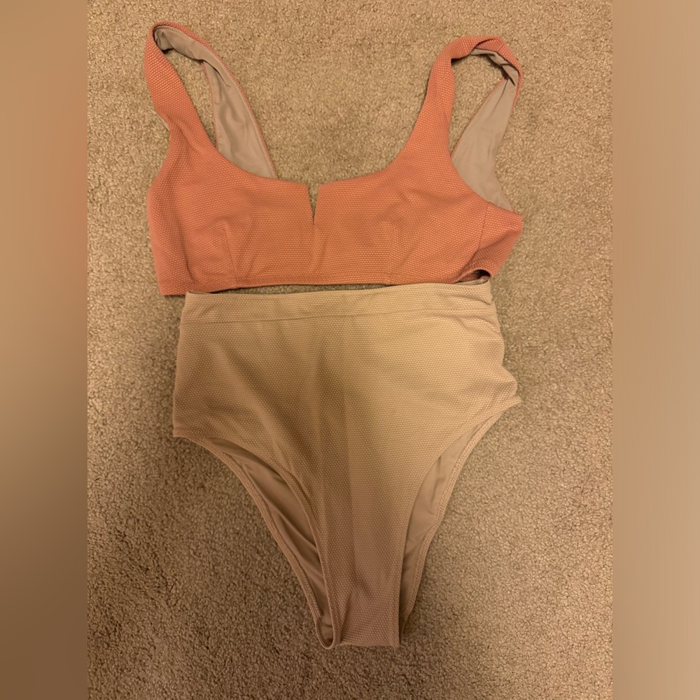Lululemon never worn bikini, top size m, bottom size s